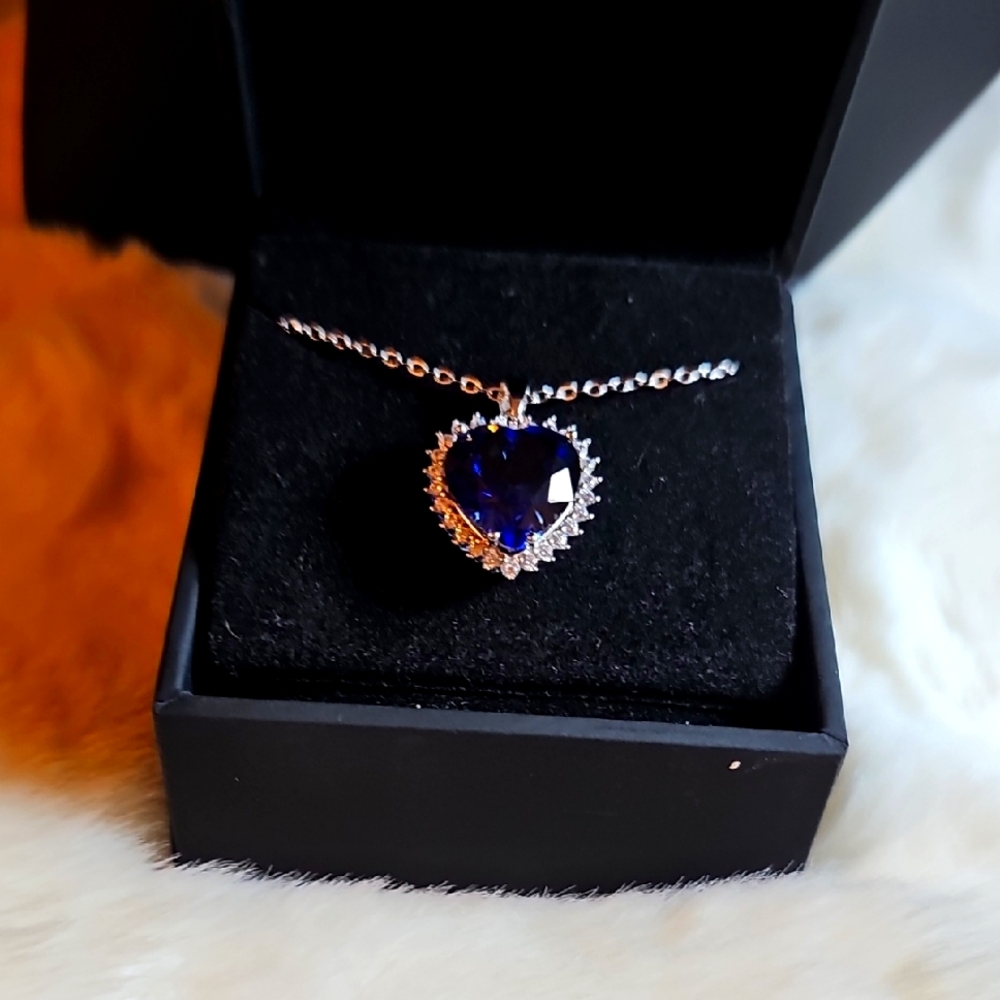 KAYS JEWLERS 925 SILElegant Silver Blue And White Sapphire Necklace